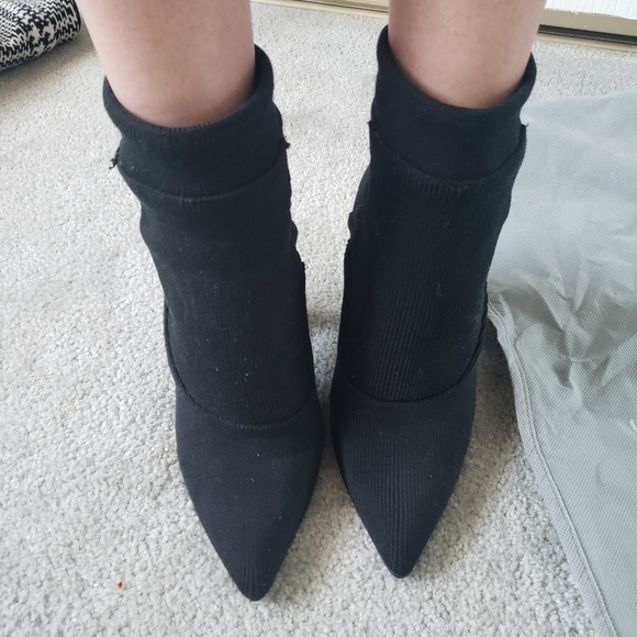★ 3 for $20 ★ Halston Mid-Calf Knitted Boots - Picture 2 of 4
